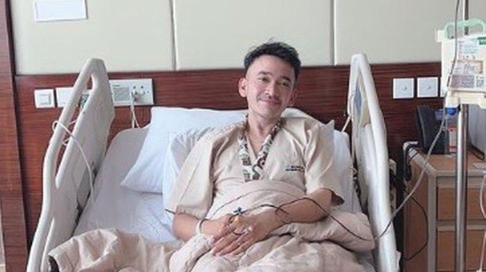Ruben Onsu diperbincangkan setelah potret dirinya drop dilarikan ke rumah sakit saat hendak isi acara di Majalengka, Sabtu (18/5/2024).