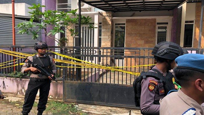 Rumah terduga teroris di Perumahan Villa Syariah Bunga Tanjung Nomor 34, RT 1 RW 8, Desa Junrejo, Kecamatan Junrejo Kota Batu, Kamis (1/8/2024)