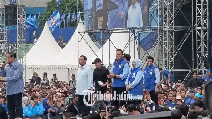 SBY, AHY, dan Prabowo berada dalam satu panggung saat berkampanye di Kota Malang, Kamis (1/2/2024).