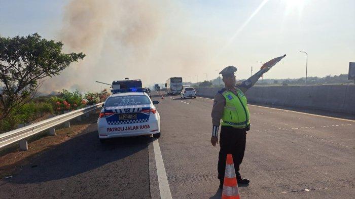Saat Anggota PJR Ditlantas Polda Jatim melakukan olah TKP