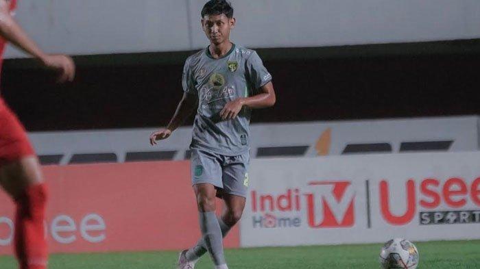 Salman Alfarid berseragam Persebaya Surabaya - Gresik United tampaknya serius mendatangkan Salman Alfarid dari Persebaya Surabaya, Rabu (25/10/2023).