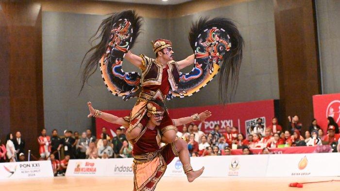 Sandhidea Cahyo Narpati dan Dian Nova Saputra mendapat medali perunggu nomor tradisional dancesport PON XXI Aceh-Sumut 2024.