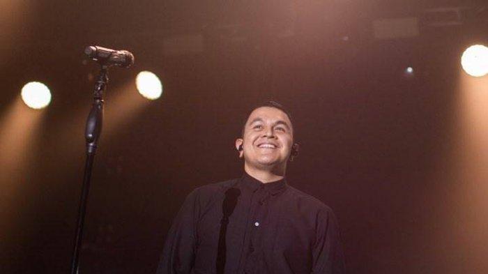 Lirik Lagu 'Monokrom' Tulus, Lagu Kenangan Masa Kecil: Aku Coba Ingat