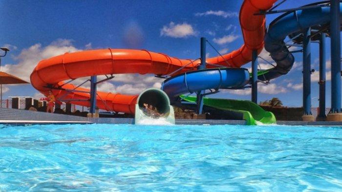 Ilustrasi kolam renang -  Pelatih renang tenggelam, namun malah dikira bercanda oleh temannya sambil cekikikan.

