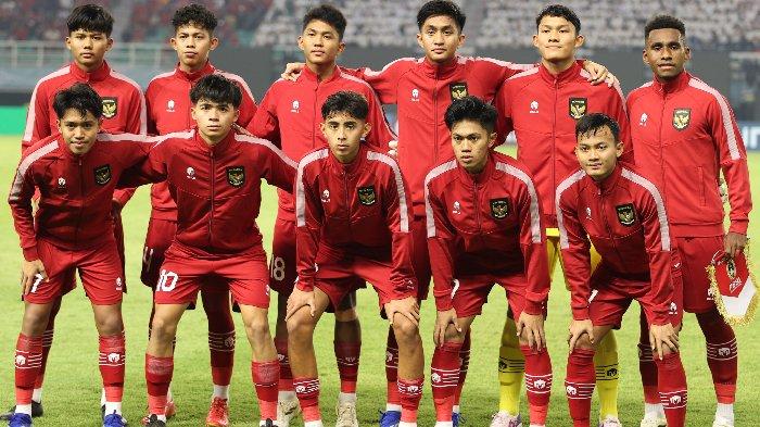 Skuad utama Timnas Indonesia U-17 menghadapi Ekuador U-17 pada laga pembuka Grup A Piala Dunia U-17 2023 di Stadion Gelora Bung Tomo (GBT), Jumat (10/11/2023) malam.