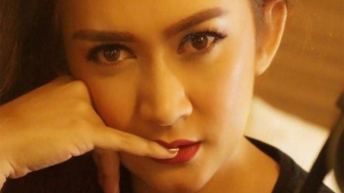 Nafa Urbach.