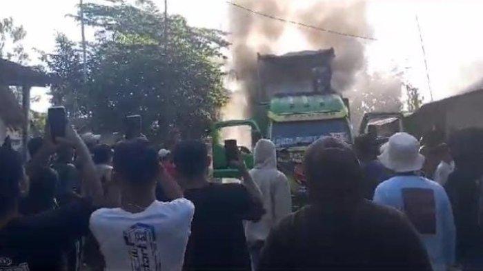 Soundsystem di acara Karnaval Desa di Jember Terbakar.