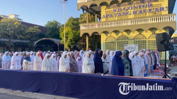 Suasana salat Idul Adha di Pondok Gontor Ponorogo, Minggu (16/6/2024)
