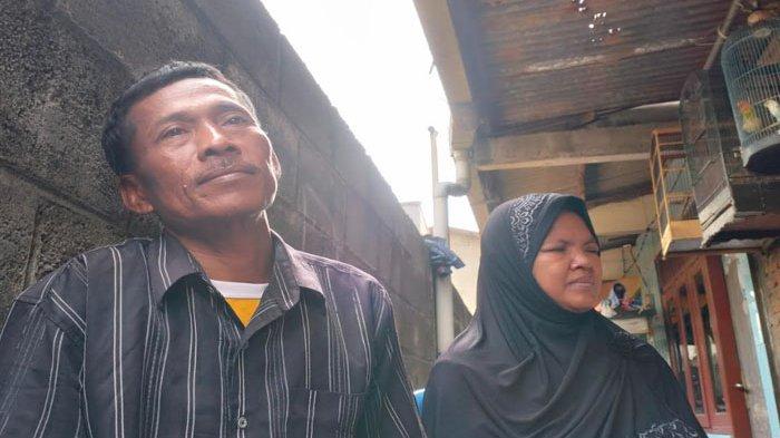 Sutrisno dan Sumiarti, harus menerima kenyataan dua buah hatinya usia balita tenggelam di Sungai Brantas.