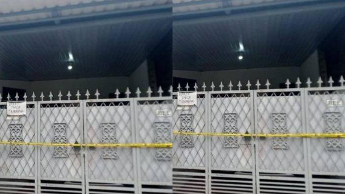 TKP rumah siswa SMA bunuh ayah dan nenek di Perumahan Taman Bona Indah Blok B6 Nomor 12, Lebak Bulus, Kecamatan Cilandak, Jakarta Selatan, Sabtu (30/11/2024).