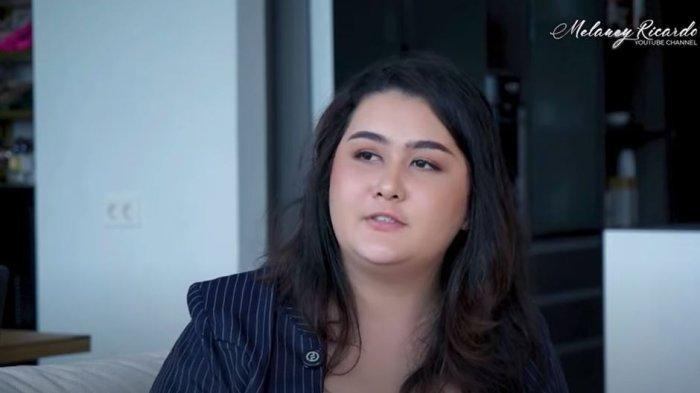 Artis Talitha Curtis kembali mendapat tawaran syuting seusai kisahnya viral jualan risol dan ditinggal ibu kandungnya.