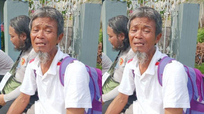 Tangis Budi Sujud di Aspal usai sampai TPS untuk Nyoblos, Seharian Keliling Naik Sepeda Cari Lokasi