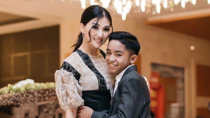 Tangis Sarwendah Difitnah Selingkuh dengan Betrand Peto, Istri Ruben Onsu Tuntut 5 Akun TikTok: Drop