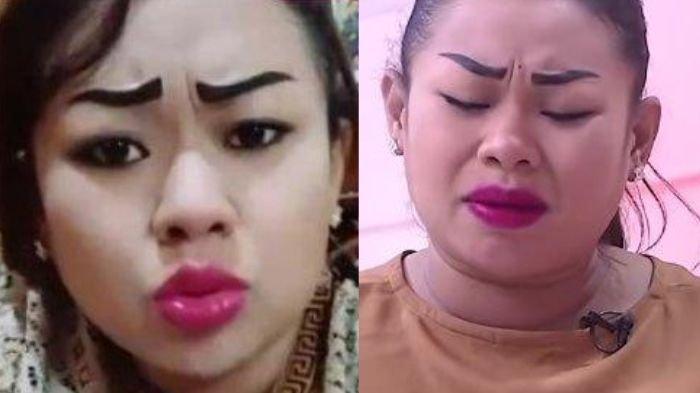 TANTE LALA NANGIS -  Tante Lala, Seleb TikTok mendadak live sambil nangis. Diduga cerai dan mengalami KDRT.