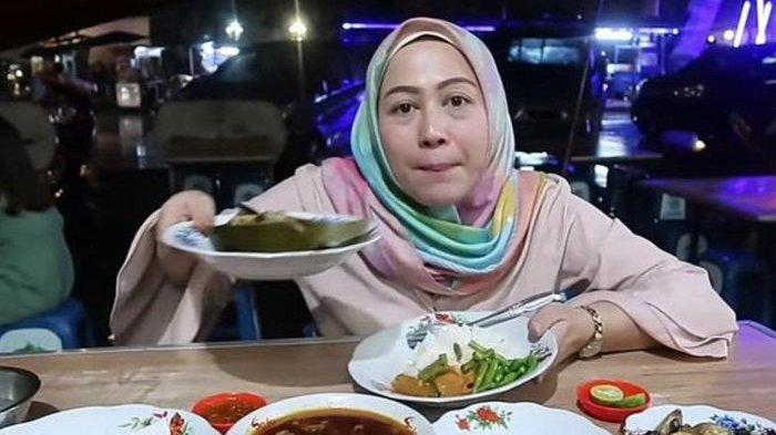 Teh Shanty Beber Pengalaman Makan di Warung Nyak Kopsah, Bahas Adab, Nikita Mirzani Ogah Review: Bau