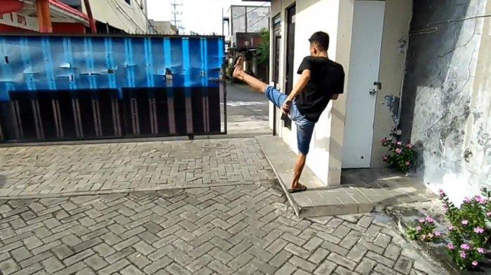 Tendangan Penjaga Kos Robohkan Maling Motor di Surabaya, Pelaku Ajak Pacar yang Mantan Penghuni