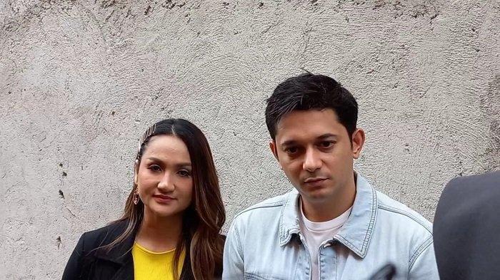 Tengku Dewi bongkar perselingkuhan suaminya, Andrew Andika. Selama 7 tahun menikah, ia bolak-balik dikhianati oleh suaminya sendiri.
