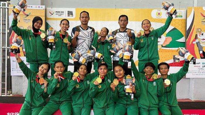 Tim beregu Sepak Takraw Putri Jawa Timur (Jatim) mendapat medali emas PON XXI Aceh-Sumut 2024. Putra raih medali Perak
