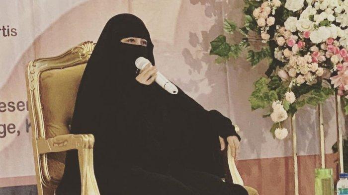 Umi Pipik tak ada hentinya bagikan berbagai postingan terkait dengan Palestina.