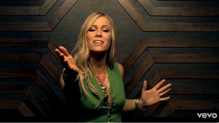 Feel The Rain On Your Skin Tiktok Remix Arti Lirik Lagu Unwritten - Natasha Bedingfield, Viral di TikTok, 'Feel