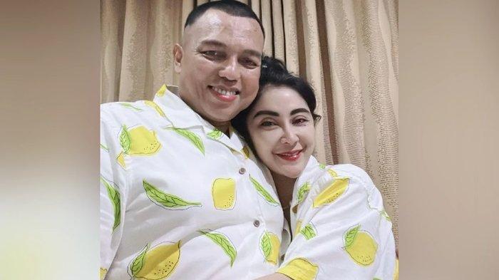 Usai suami geser jabatan dari Kapolres, gaya hidup sederhana Uut Permatasari saat manggung ramai diperbincangkan.