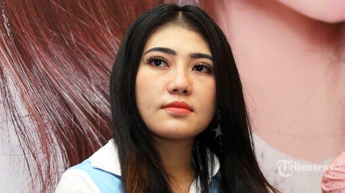 Pedangdut Via Vallen.