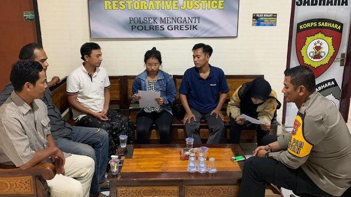 Viral penagih utang di Gresik dilempar mangkok sampai berdarah oleh emak-emak, berujung damai. Keduanya sepakat berdamai di Mapolsek Menganti, Gresik, pada Rabu (3/4/2024) malam.
