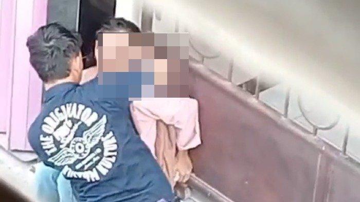 Aksi kekerasan dilakukan mahasiswa Universitas Trunojoyo Bangkalan (UTM) F terhadap pacarnya D di sebuah rumah kos
