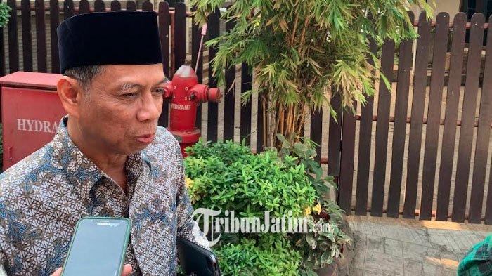 Wakil Ketua Umum PBNU Amin Said Husni saat Dikonfirmasi awak media soal pertemuan tertutup Rois Syuriah PWNU se Indonesia di Tebuireng membahas konflik dengan PKB.