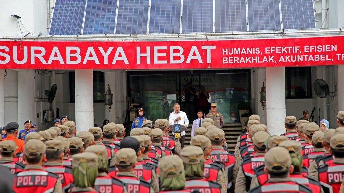 Wali Kota Surabaya Eri Cahyadi saat memberikan arahan kepada jajarannya di antaranya Satpol PP Surabaya di Balai Kota Surabaya beberapa waktu lalu.