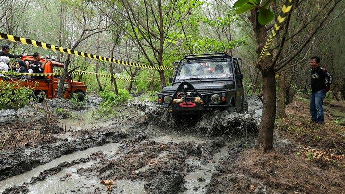 Wali Kota Surabaya, Eri Cahyadi resmi membuka Wisata Offroad Hutan Cemara, Taman Hutan Raya (Tahura), Pakal, Surabaya, Minggu (22/6/2025). Destinasi bernuansa adventure tersebut dapat menjadi jujukan wisatawan menghabiskan waktu di Surabaya Barat.