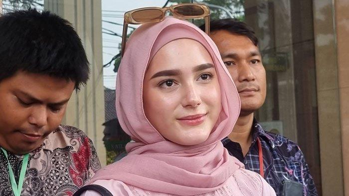Istri Aditya Zoni, Yasmine Ow mantap bercerai dengan suaminya. Iapun meyakini tak akan rujuk atau bersatu lagi.