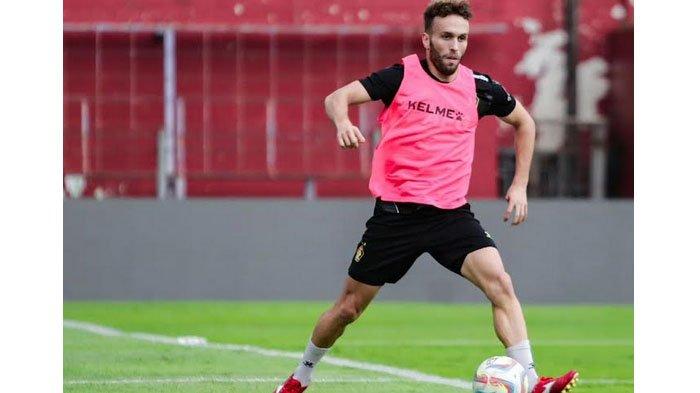 Ze Valente merupakan salah satu pemain Persik Kediri yang diwaspadai oleh Dewa United, Jumat (1/12/2023).