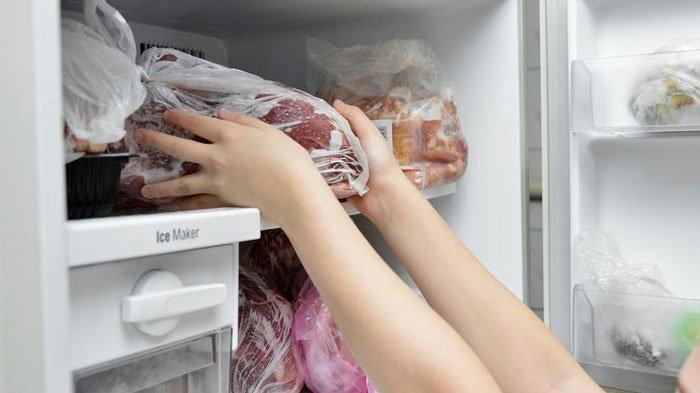 Pilu nasib bocah yang main petak umpet. Ia terkunci di dalam freezer hingga tubuhnya lemas selama 1,5 jam.