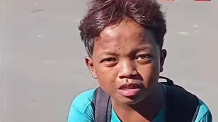 NGONTEL DEMI TEMUI DEDI - Seorang bocah putus sekolah bernama Adnan Prasetyo, asal Brebes, Jawa Tengah. Ia mengayuh sepeda dari tempat asalnya demi menemui Gubernur Jawa Barat, Dedi Mulyadi. Foto disadur dari Instagram @say_tteh, Senin (9//6/2025).