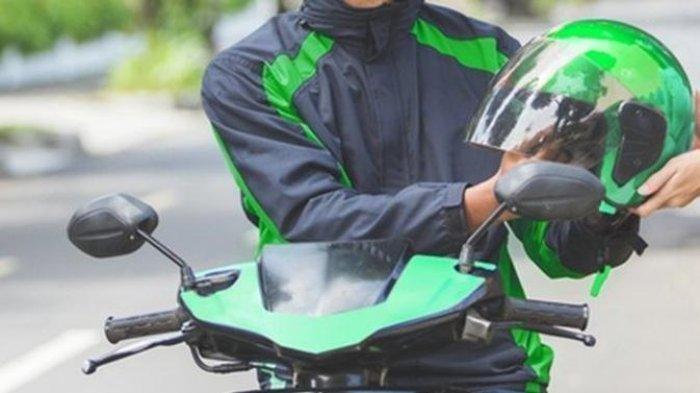 Media sosial dihebohkan dengan insiden debt collector tendang driver ojek online (ojol). Driver ojol itu ditendang saat mempertahankan motornya.