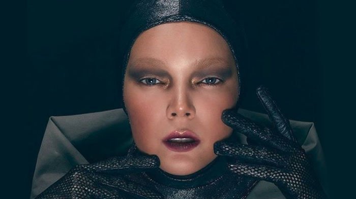 Pose Bak Model Papan Atas, Cewek Ini Ternyata Artis Indonesia Berhijab