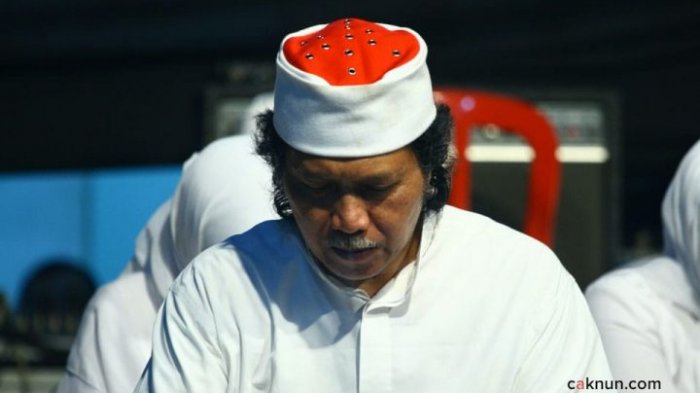 Emha Ainun Nadjib atau Cak Nun