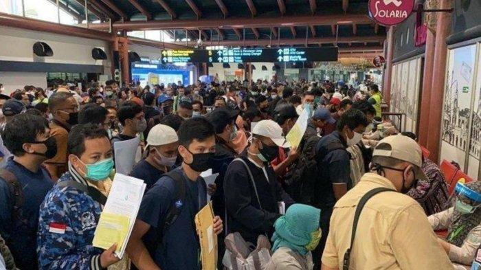 Foto viral suasana di Bandara Soetta yang ramai