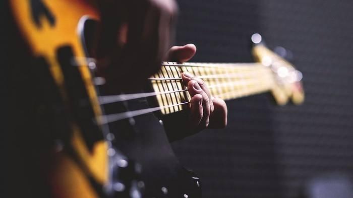 Chord Gitar dan Lirik Lagu 'Air & Api' Naif yang Viral di TikTok, Kunci ...