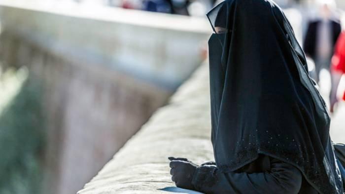 Ilustrasi wanita bercadar - Seorang wanita bercadar mengalami pelecehan seksual dari seorang ustaz di Tangerang.