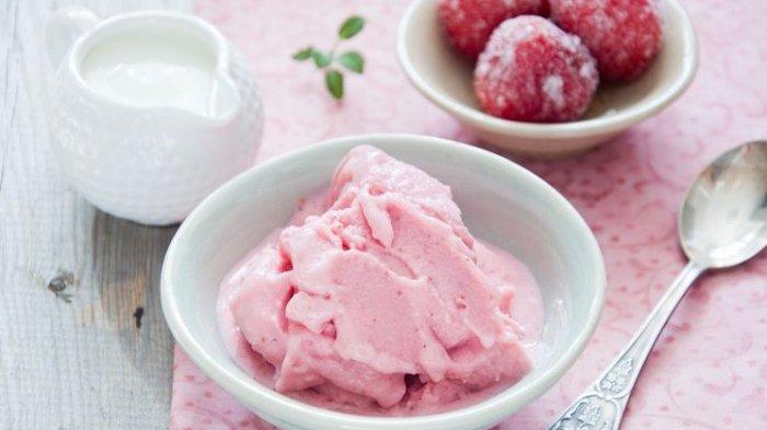 Ilustrasi yoghurt yang menjadi satu di antara superfood untuk menahan rasa lapar jika sedang diet.