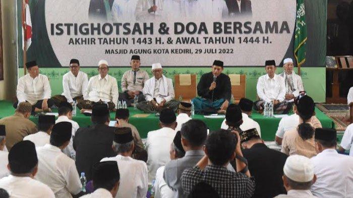 Ribuan jamaah hadiri doa bersama sambut tahun baru 2026 di Tidore