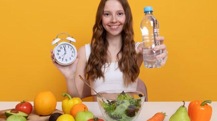 Ilustrasi mengatur menu diet untuk menurunkan berat badan.