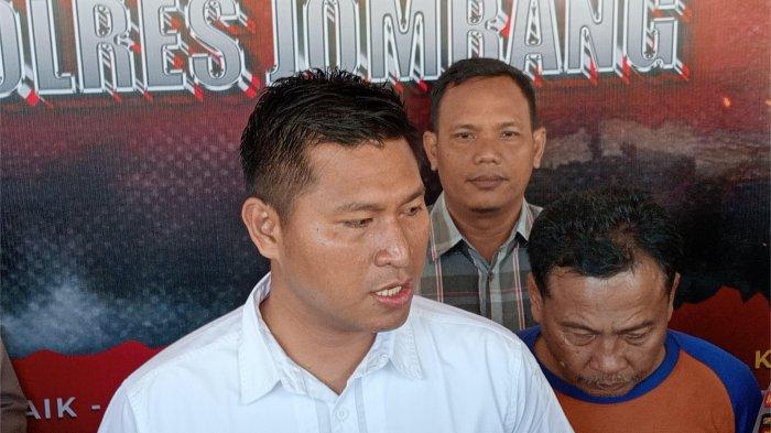 MALING MOBIL DITANGKAP - Konferensi Pers ungkap kasus pencurian mobil di Desa Janti, Kecamatan Mojoagung, Kabupaten Jombang, Jawa Timur di Mapolres Jombang, Jawa Timur pada Sabtu (12/4/2025). Tersangka ternyata residivis spesialis kasus pencuri kendaraan.