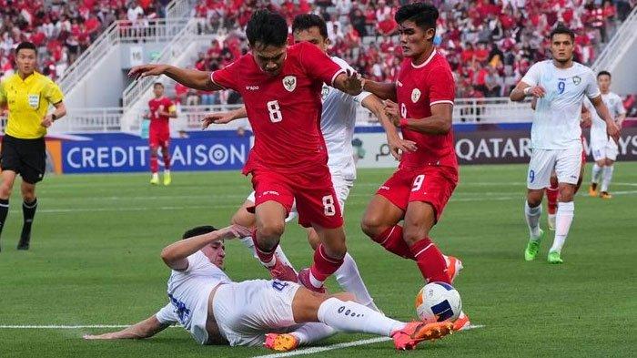 Suasana laga timnas U23 Indonesia vs Uzbekistan dalam semifinal Piala Asia U23 2024 di Stadion Abdullah bin Khalifa pada Senin (29/4/2024).