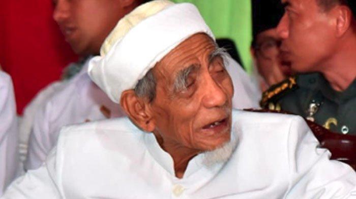 KH Maimoen Zubair alias Mbah Moen semasa hidup.