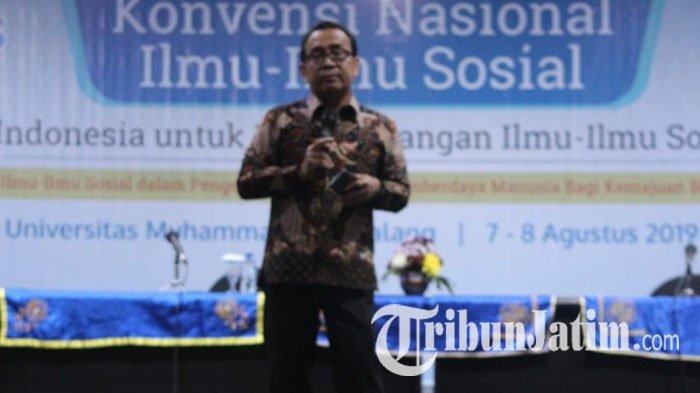 Menteri Sekretaris Negara, Pratikno saat menjadi keynote speech di UMM.