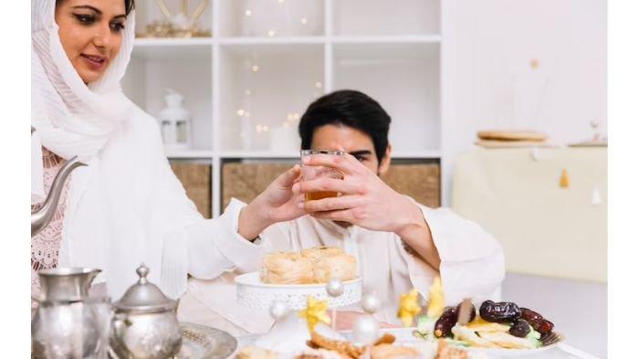 Ilustrasi buka puasa - Berikut tersaji menu diet sehat untuk buka puasa Ramadan 2023.