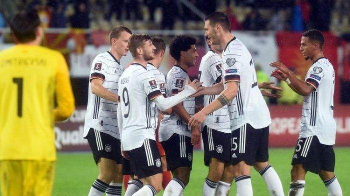 Para pemain timnas Jerman merayakan gol Timo Werner ke gawang Makedonia Utara pada laga lanjutan Grup J Kualifikasi Piala Dunia 2022 Zona Eropa di Stadion Toshe Proeski, Selasa (12/10/2021) dini hari WIB.